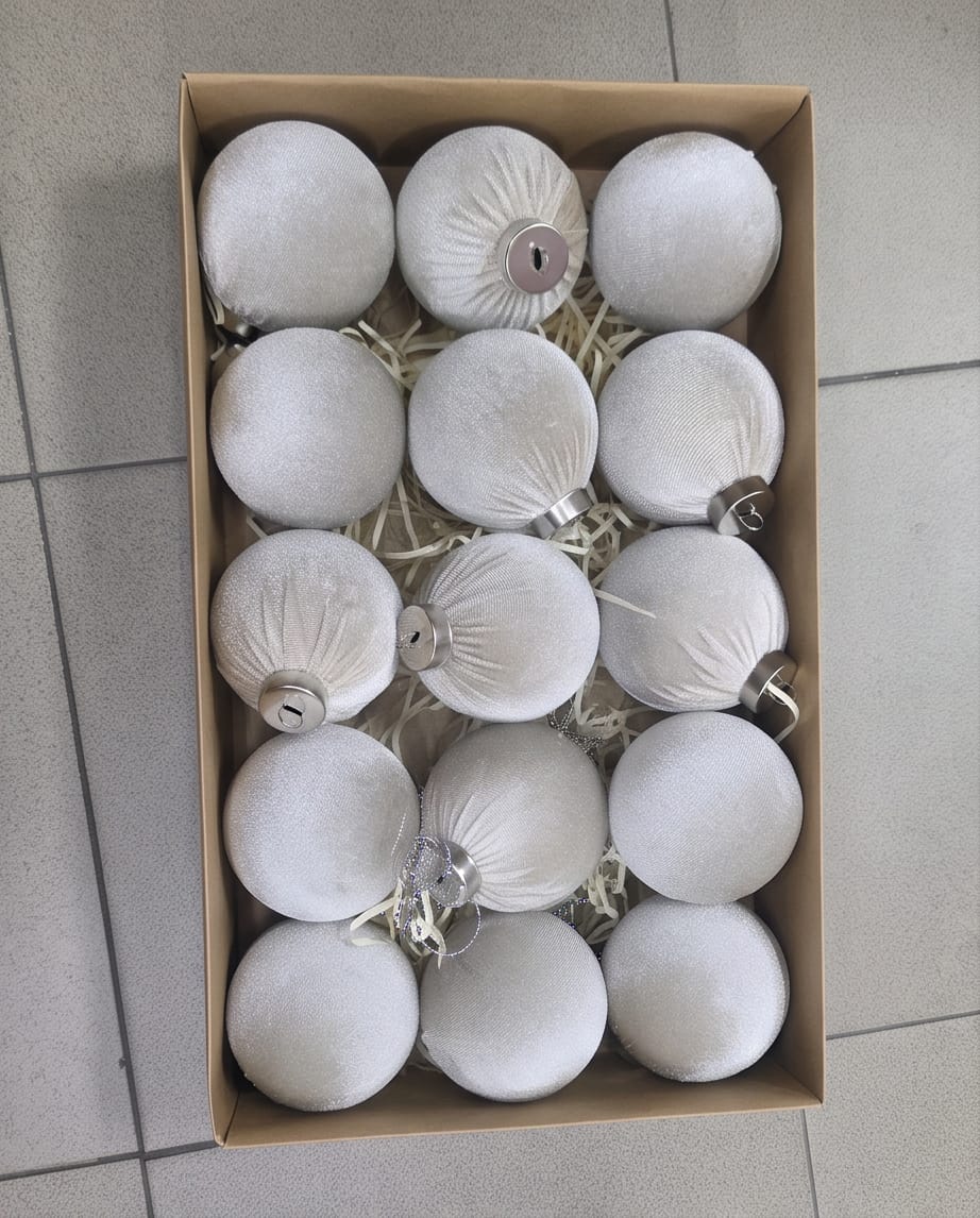 Greige Velvet Christmas Baubles – 15 Pieces, 8 cm #CD4508