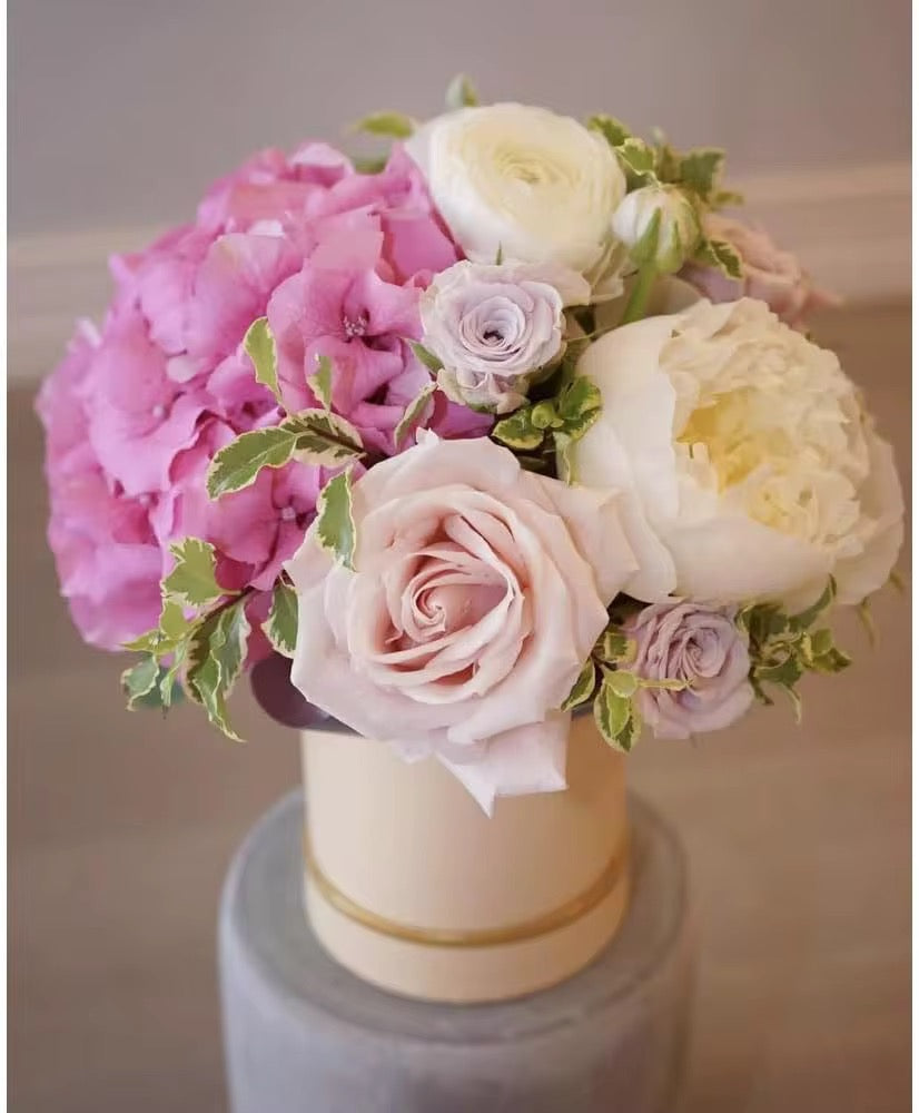 Luxury Round Gift Box with Gold Rim #GB2648