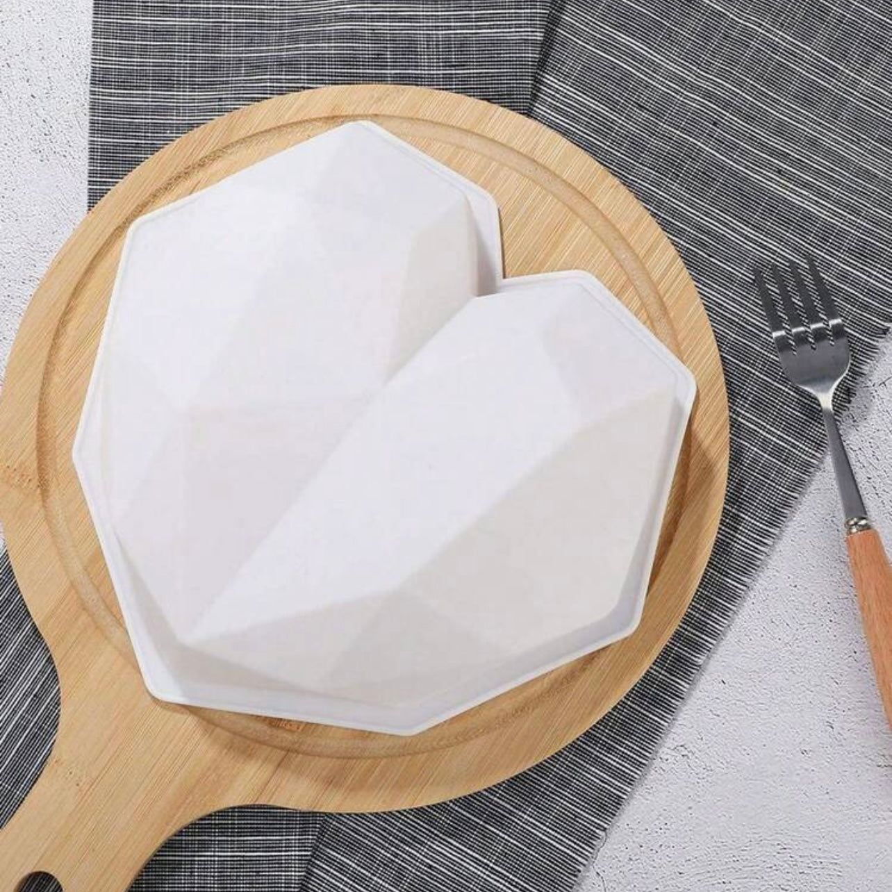 7.8” Chocolate Diamond Heart Silicone Molds With 1 Mini Wooden Hammer  #SM1657